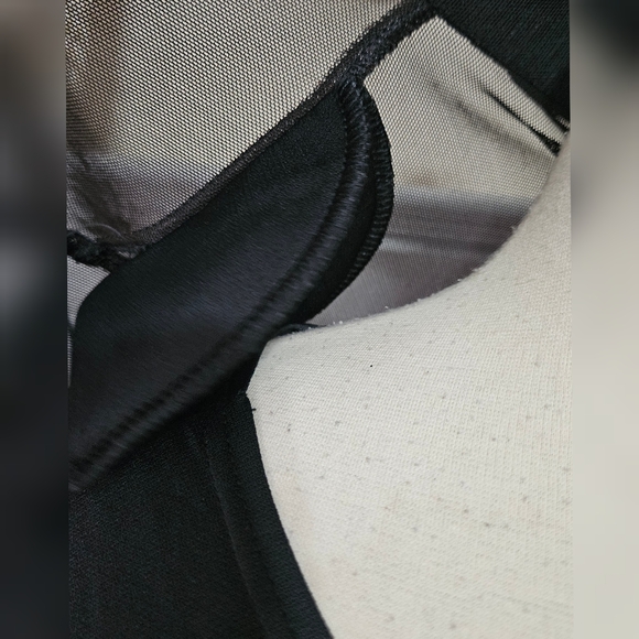 Bella Dona Two Piece Set Size Small - Picture 2 of 8